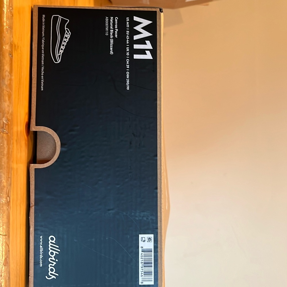 All birds Canvas Pacer size 11 Black. New in box